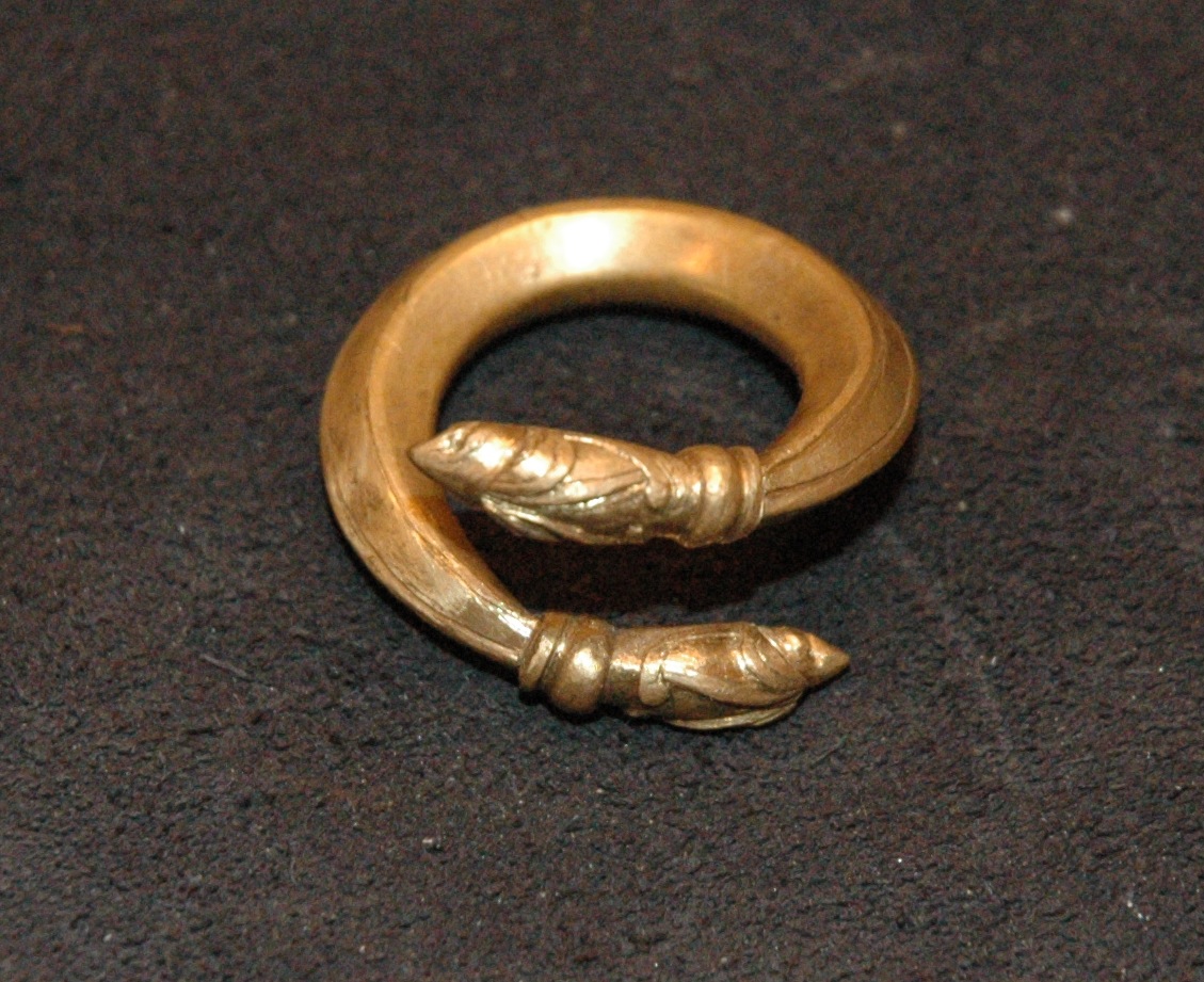 Bague ciselée d'après un bracelet suedois