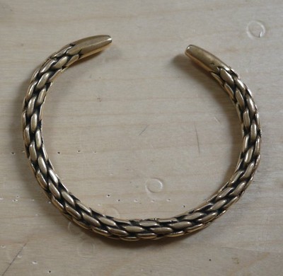 Bracelet (bronze)