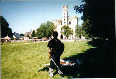 Juanjo devant le chateau de Sagone
