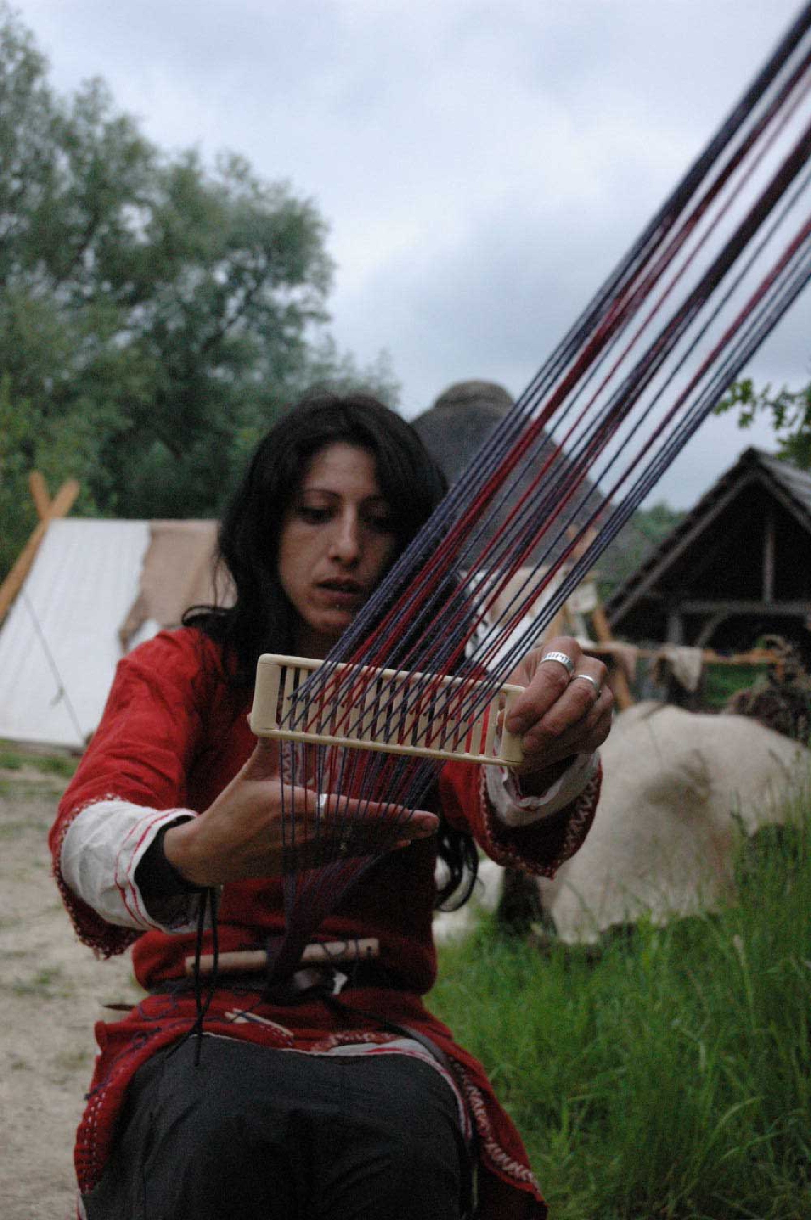 Tissage d'un galon au peigne